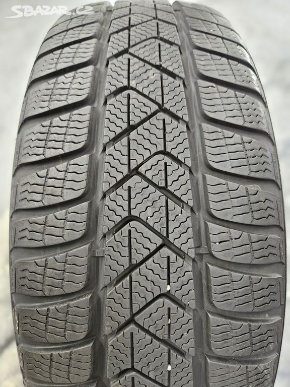 205/50 R17 93H Pirelli Sottozero 3 80% dezénu