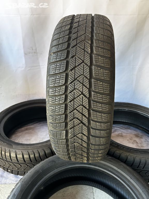 Zimní pneumatiky Pirelli 205/50/17