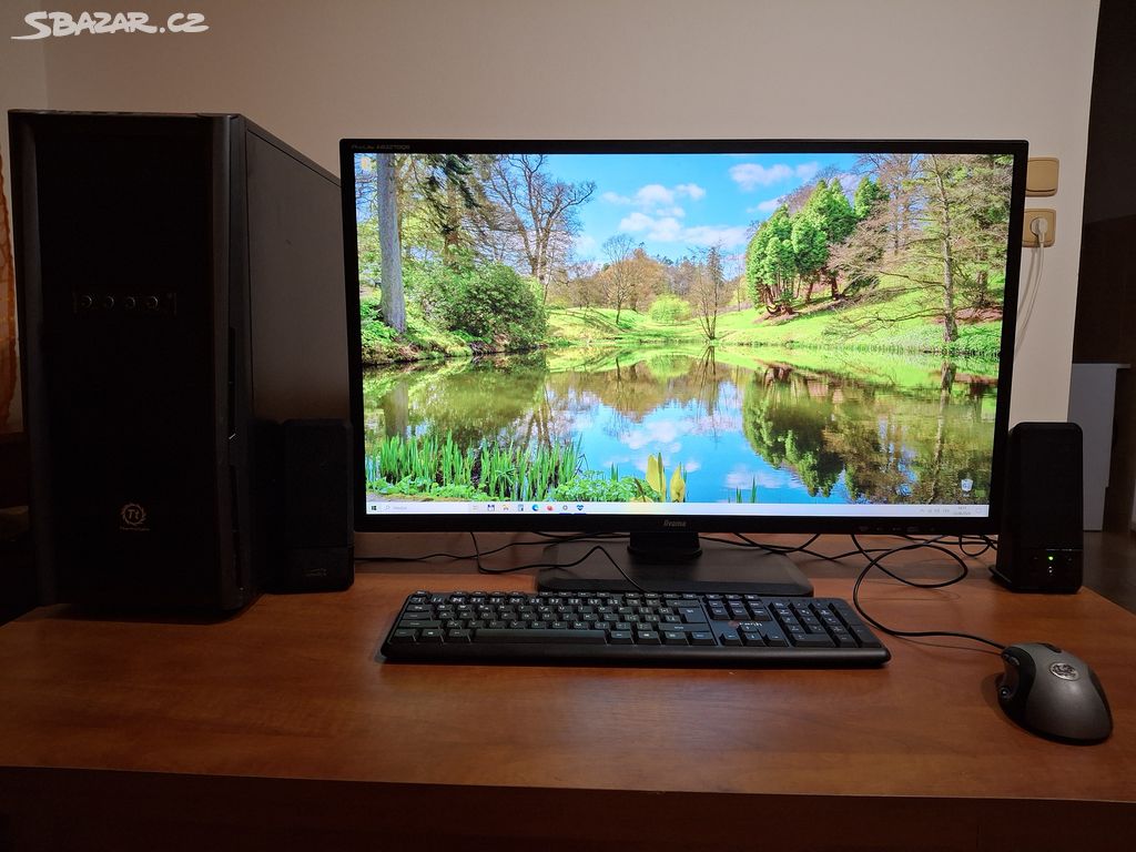 PC s 32" LCD a Nvidia GTX 1650 Super