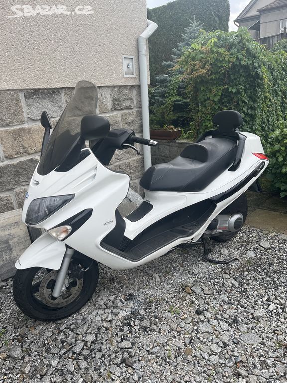 Skútr Piaggio XEvo 125