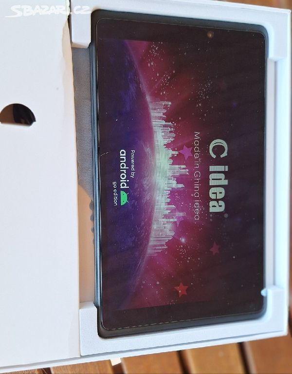 Tablet nový 8"