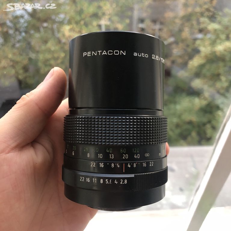 Pentacon 135 f/2.8 objektiv na systém M42