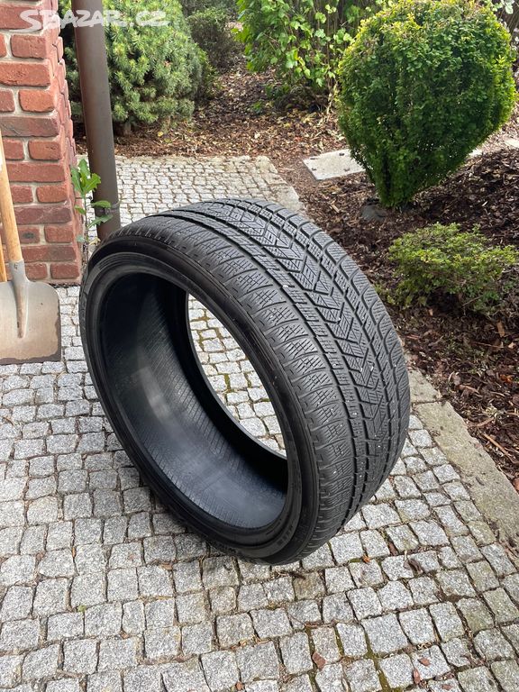 Zimní pneumatiky-rozměr 275/35 R22