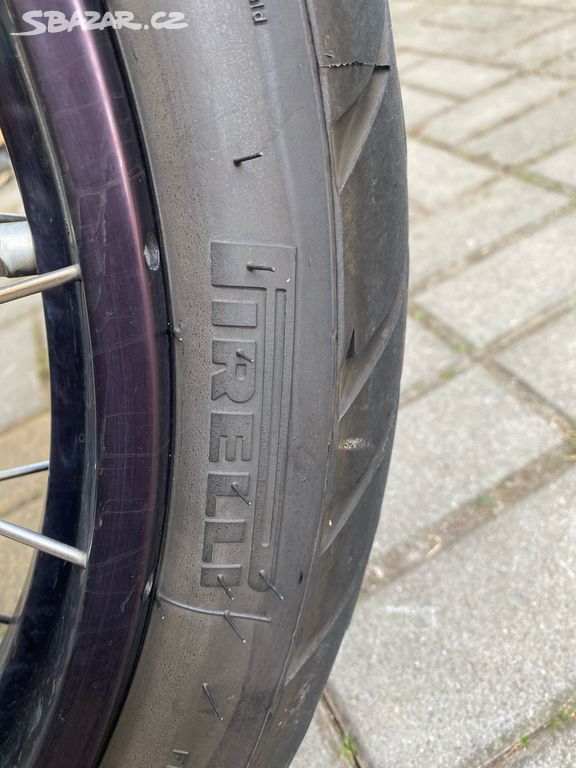 Pneu na moto Pirelli