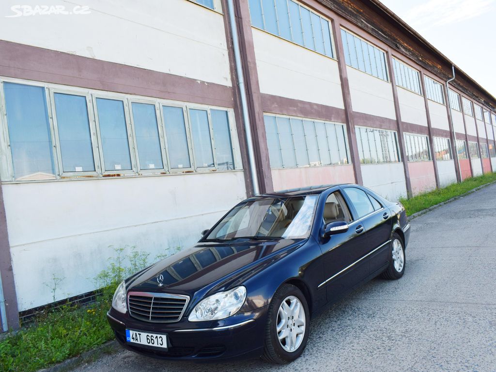 MERCEDES-BENZ S 500 V8/2002/SVĚTLÁ KŮŽE/NAVIGACE/