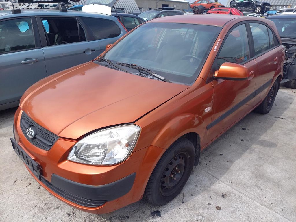 Kia Rio 1.4 ( G4EE ) 71kW r.2010 oranžová