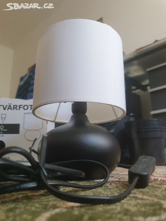 stolní lampa IKEA TVÄRFOT