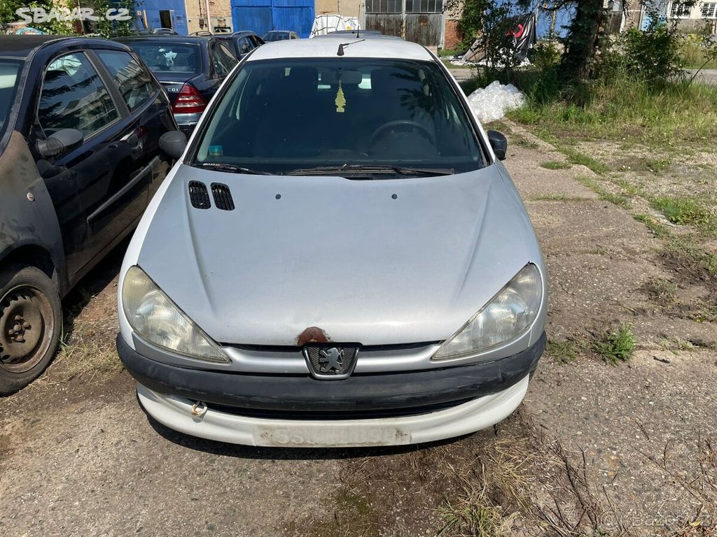 Peugeot 206 1.9 d 51kw 2004r.v. a 1.4 d 50kw 2002