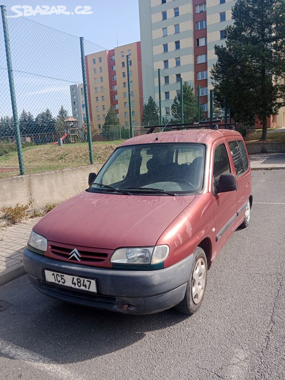 Citroen Berlingo 1,4I 2002 + náhradní díly