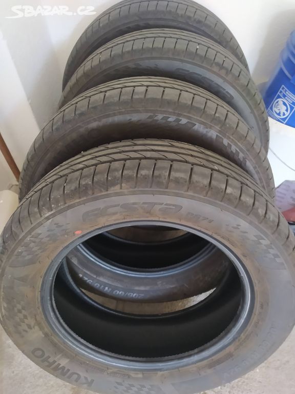 letní pneu 4ks Kumho 205/60 R16 92V - jen 700 km