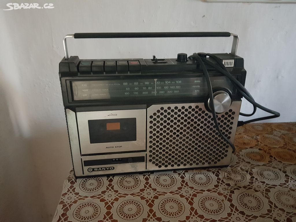 radiomagnetofon Sanyo - retro