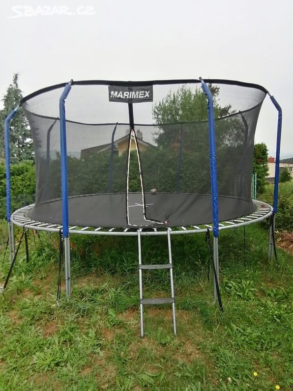 Nadzemní trampolína