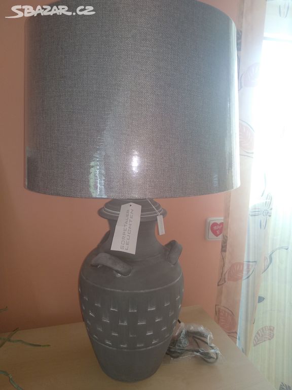 nádherná nová lampa zabalená