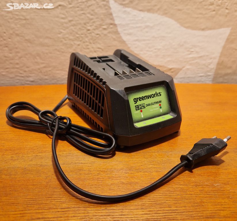 Universální nabíječka Greenworks G24UC, 24V, 2,2 A