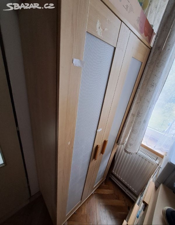 Šatní skříň ikea