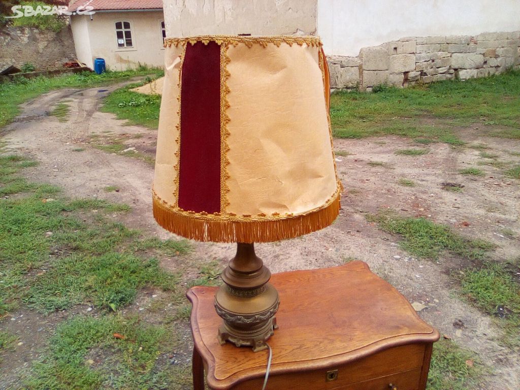 Secesní mosazná stolní lampa