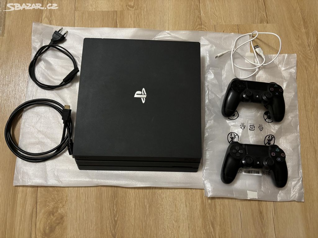 Konzole Playstation 4 PRO - PS4 PRO + 2 ovladače