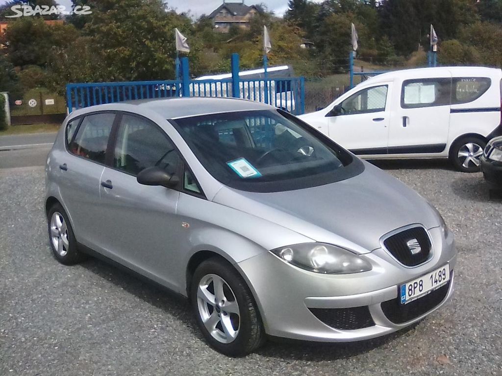 Seat Altea, 1.6i / 75 KW, kola navíc