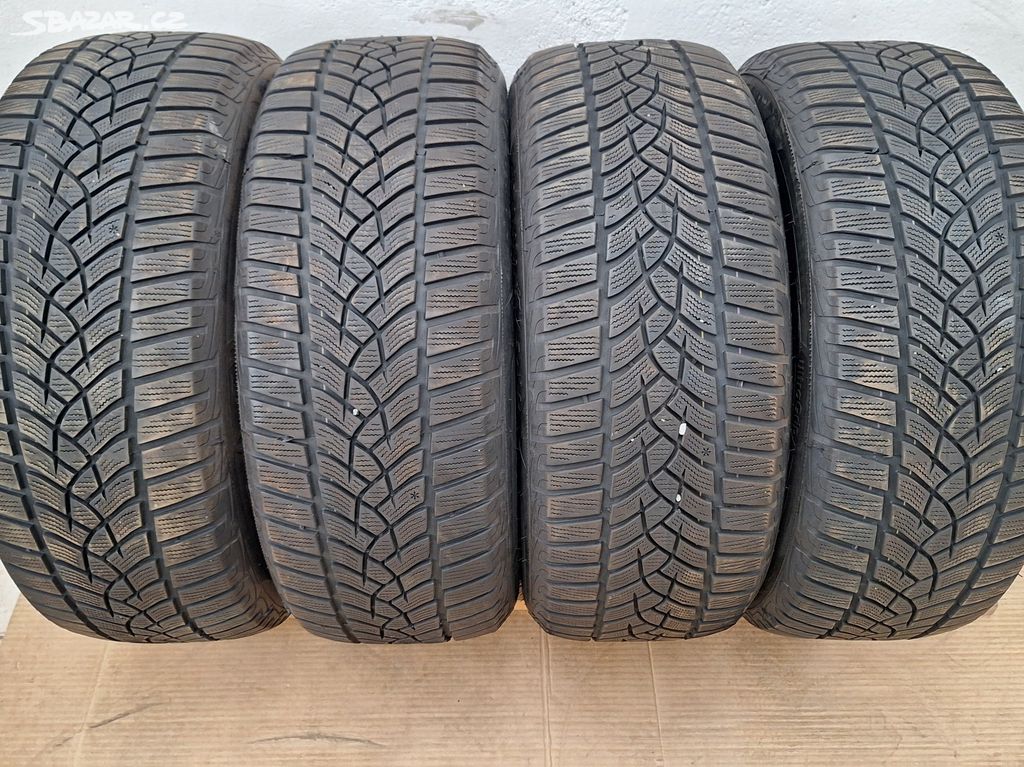 4ks zimní pneu Goodyear 225/55 R17 6+mm