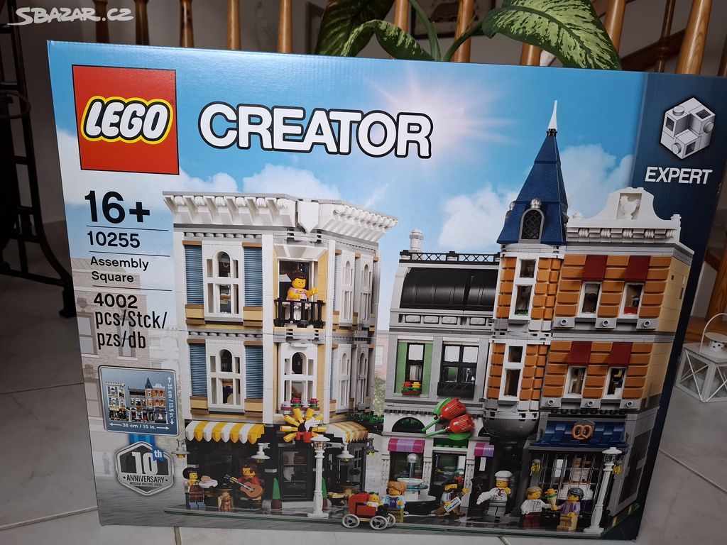 LEGO 10255 Shromáždění na náměstí