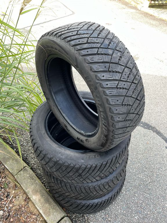 Zimní pneu goodyear 225/55/17