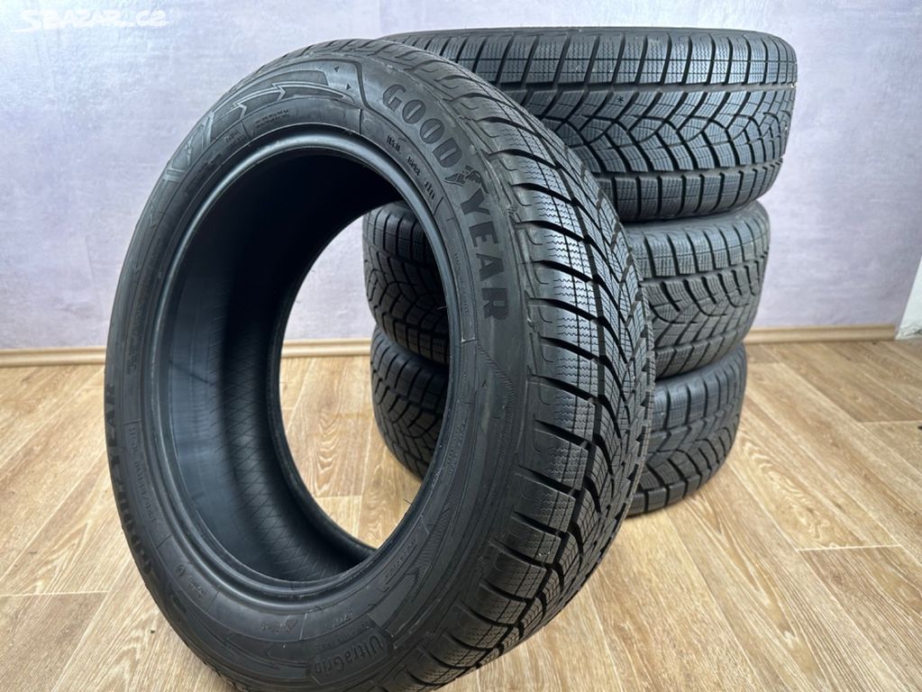 TOP zimní pneu Goodyear 235 55 18 104H