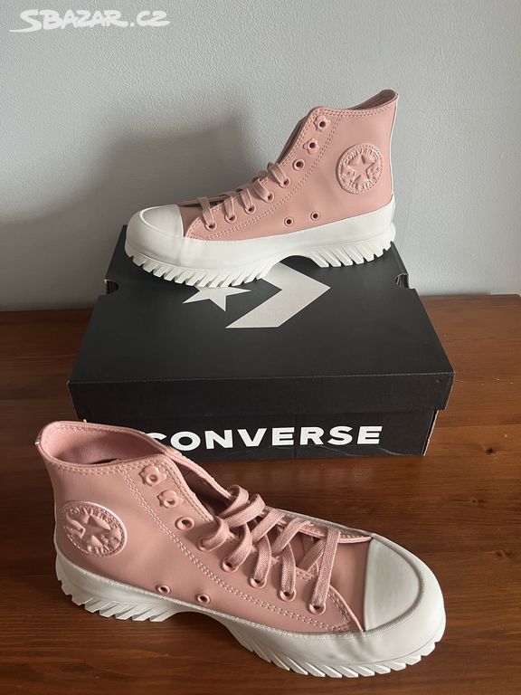 Nové vysoké světle růžové tenisky Converse