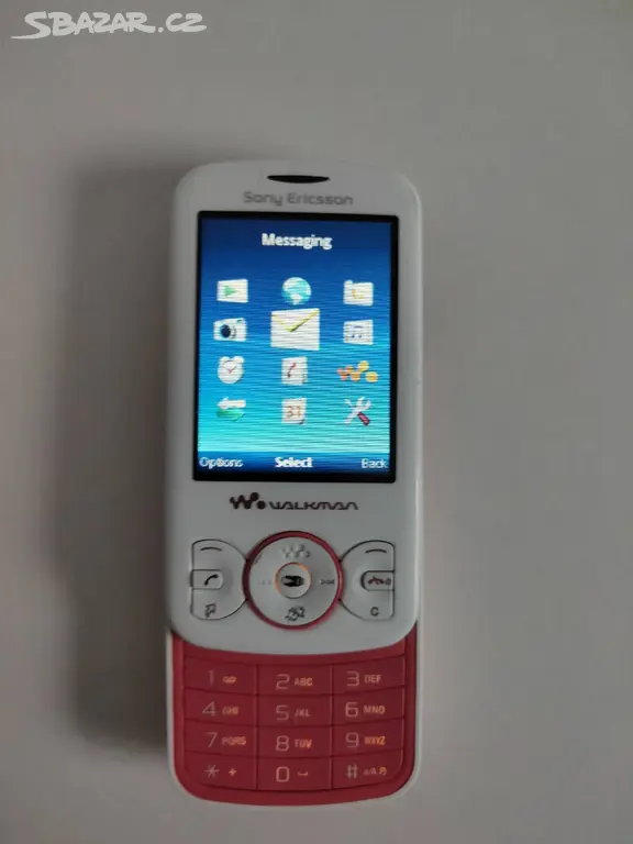 Náhled: Sony Ericsson W100i Spiro - červená klávesnice