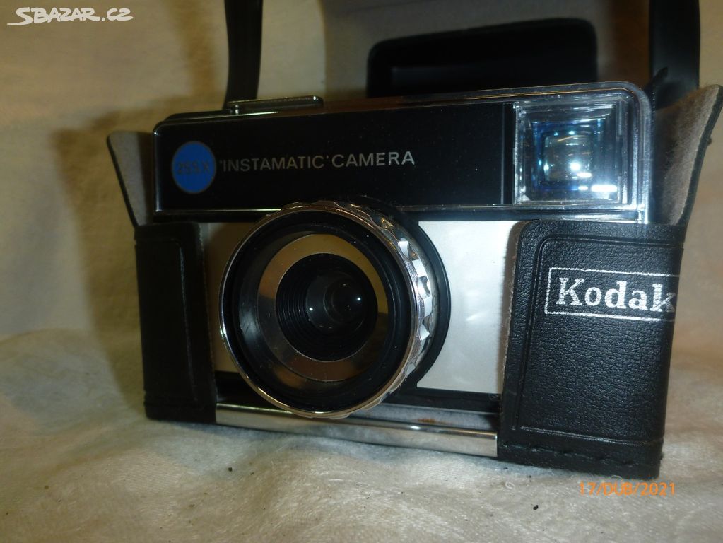 F26 Kodak instamatic camera AKCE 2+1