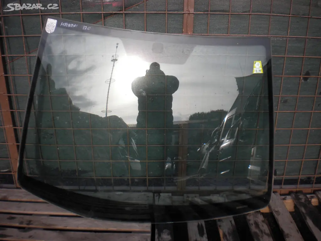 Náhled: ČELNÍ OKNO HYUNDAI i20