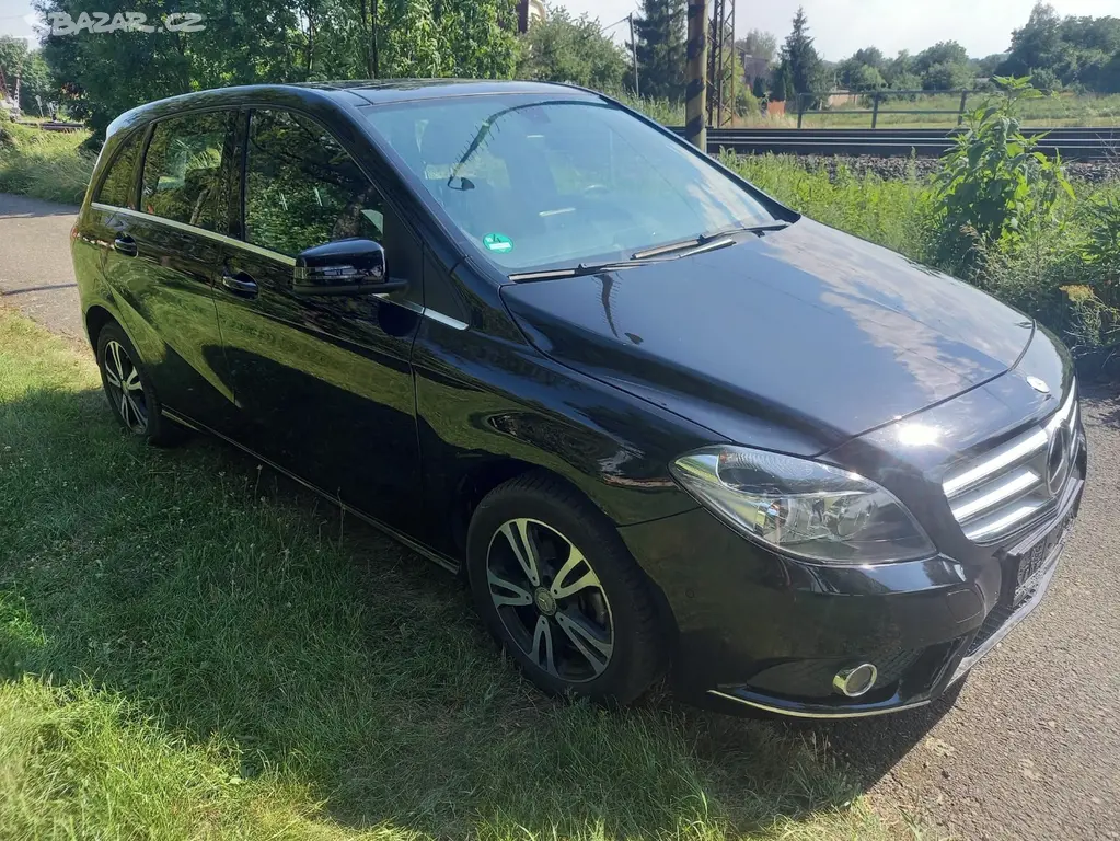 Mercedes-Benz Třídy B 180 CDi PANORAMA AVANTGARDE - fotka 2