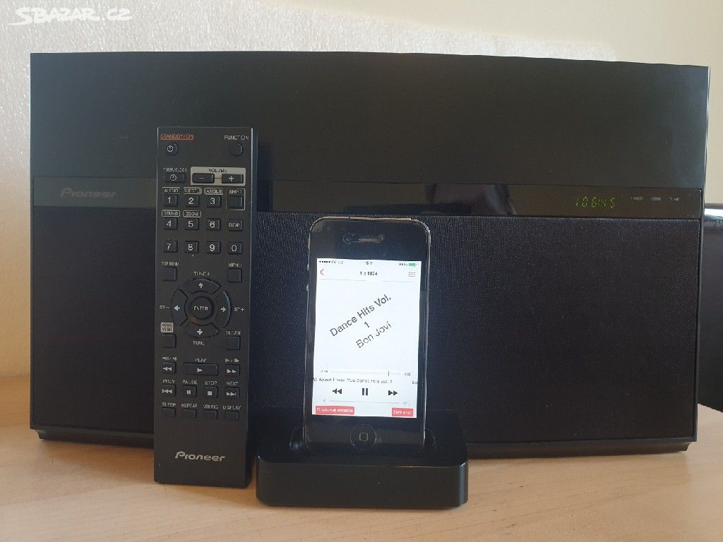 Rádio, CD, MP3, USB Bluetooth přehravač