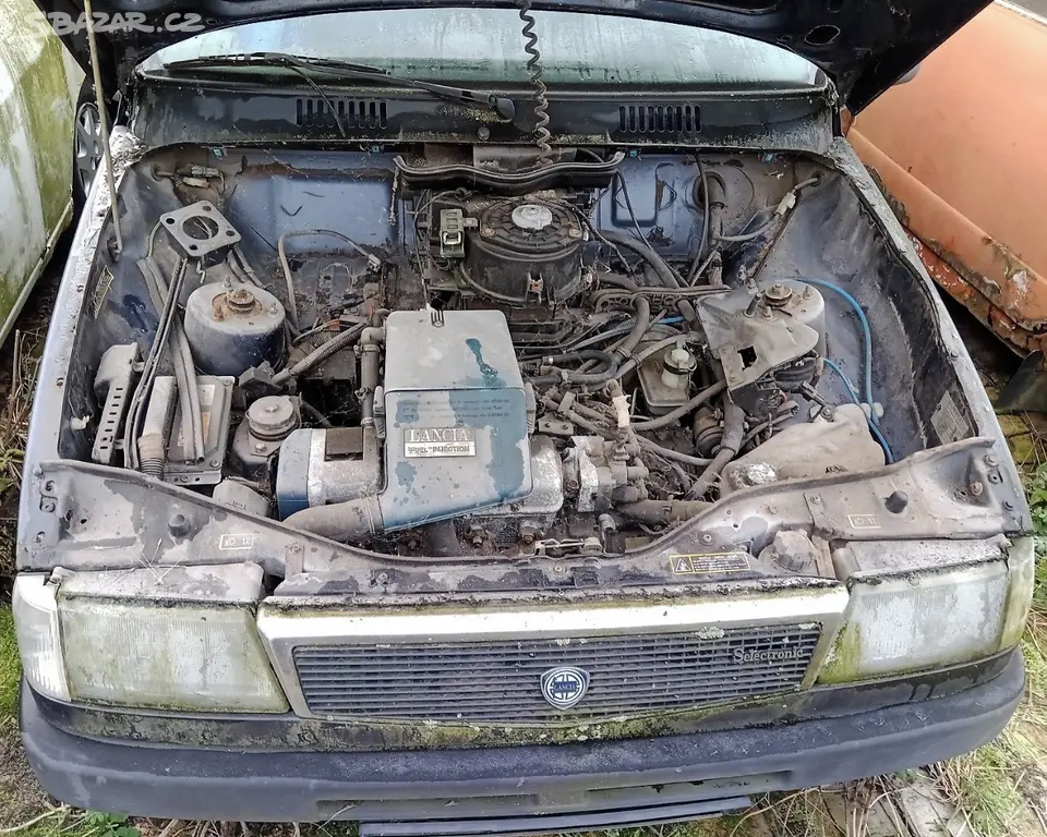 Lancia Y10 Selectronic - 2 vozy - fotka 4