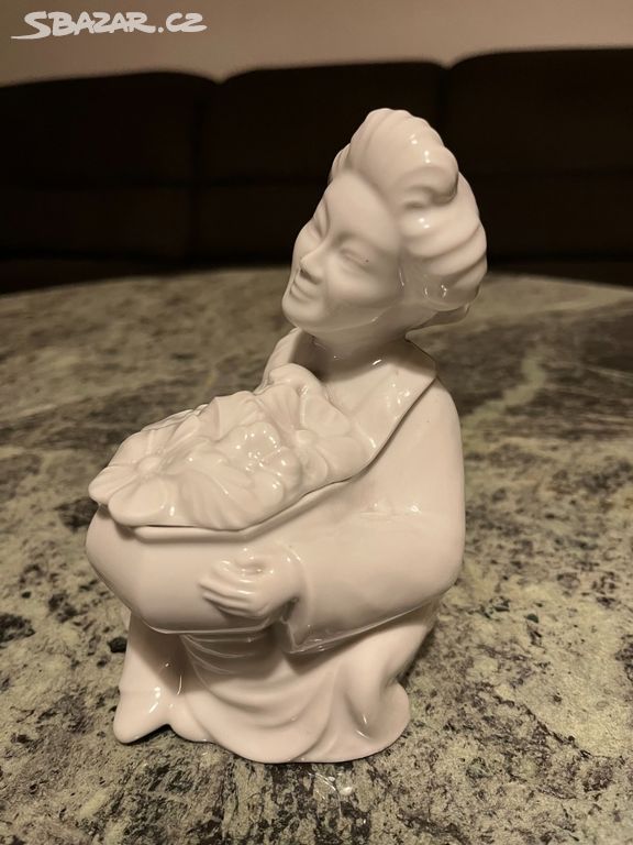 Krásná stará figurální porcelánová dóza.