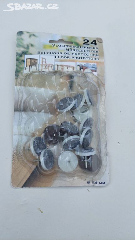 Podložky plastové s plstí na hřebíku