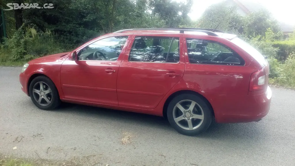 Škoda Octavia combi II 1.6i 75kW 2010 Facelift-TOP - fotka 5