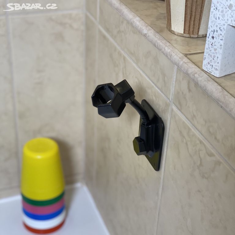 Černý držák na sprchu z umělé hmoty - NOVÝ