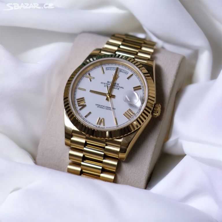 Rolex Day-Date 40mm Gold/White Dial