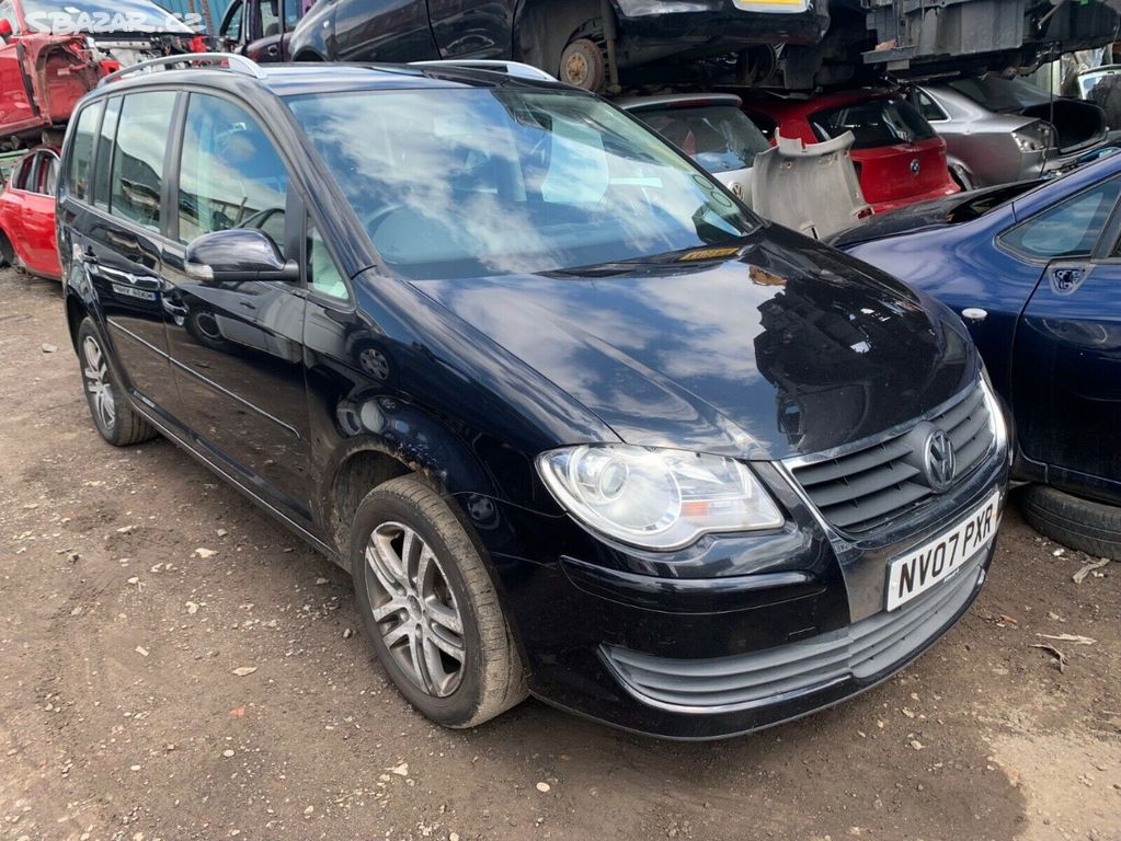 2009 VW Touran 1.9 Tdi BXE-FACE LC9X ČERNÁ BARVA