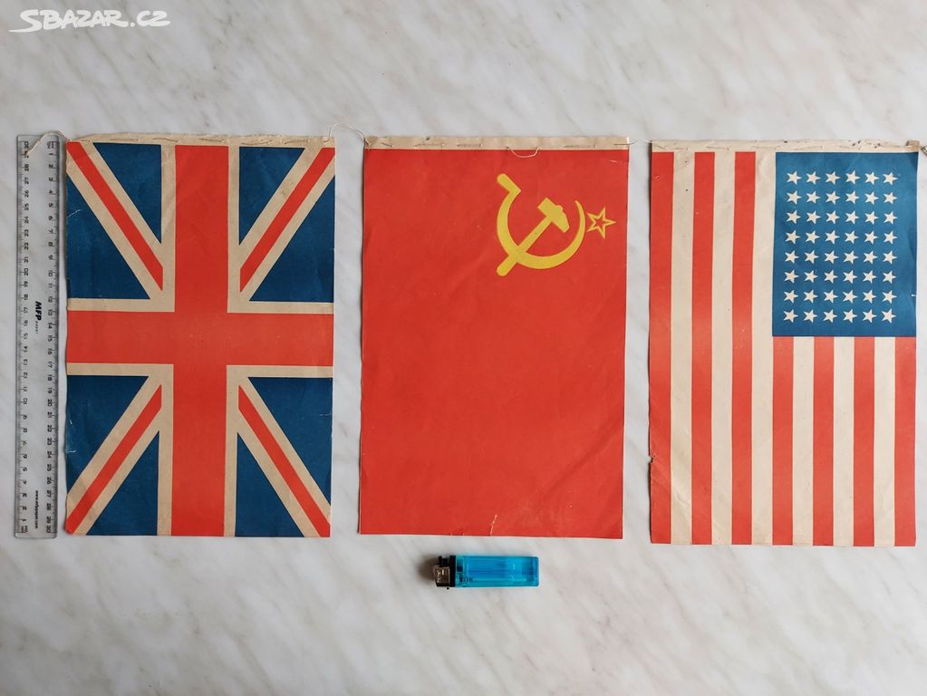 Historické vlajky z r. 1945 oboustranné papírové