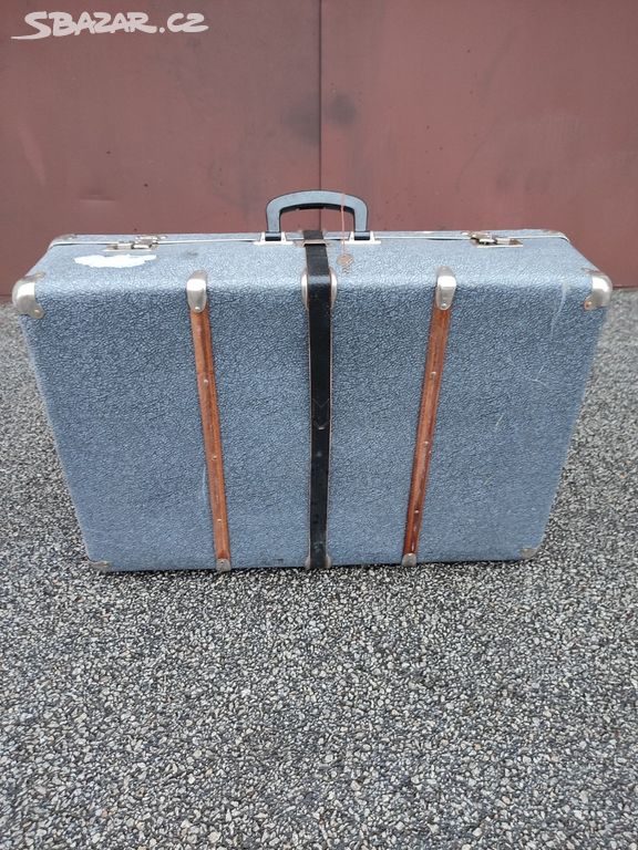 Prodám velký retro kufr i s originálními klíčky