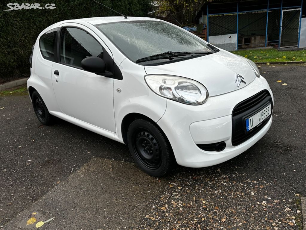 Citroen c1 1.0i, r.2010, serviska, stk