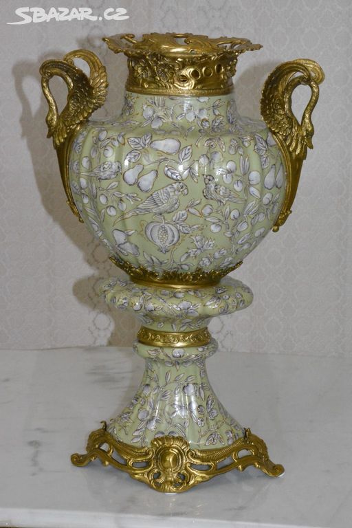 Zámecká váza s labutěmi - porcelán + bronz