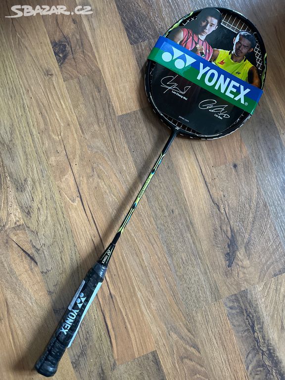 Yonex CARBONEX 6000 N Badmintonová raketa