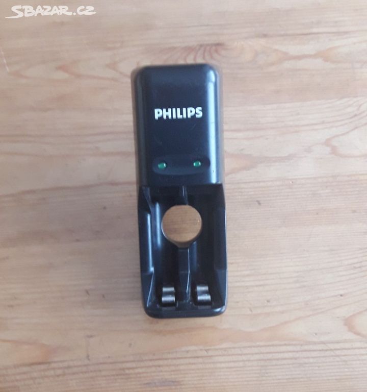 Prodám nabíječku na AA baterie Philips.