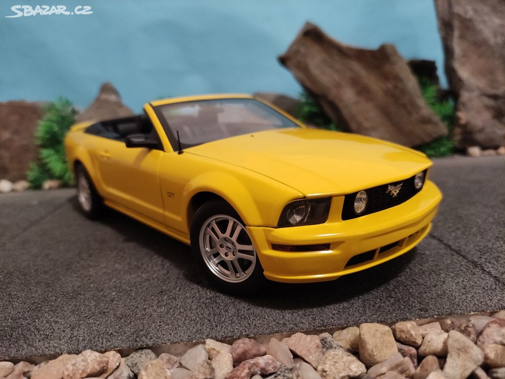 Prodám model 1:18 Ford mustang GT convertible 2006