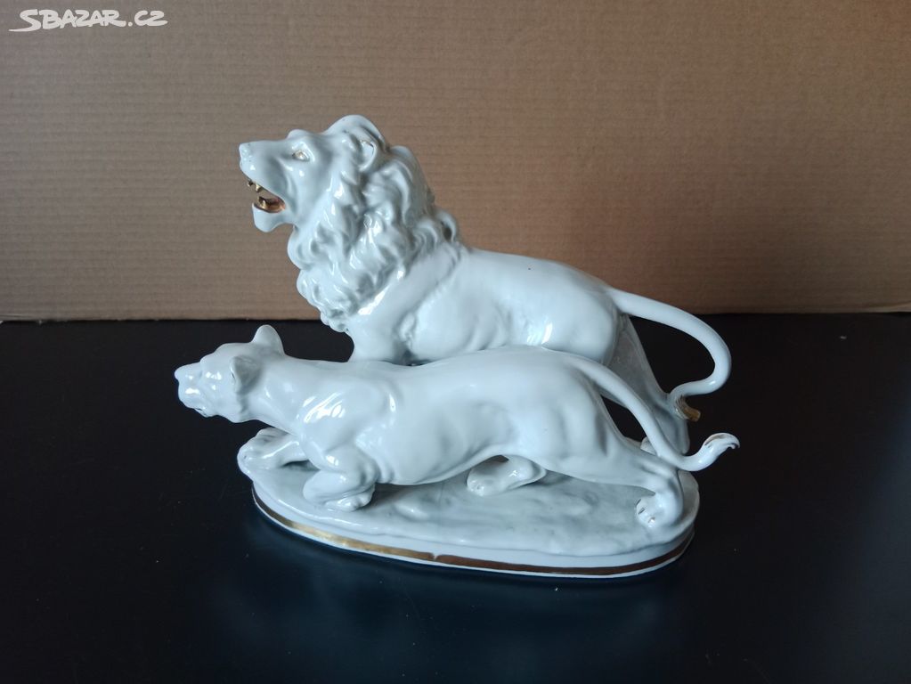 Sousoší porcelánové lev a lvice