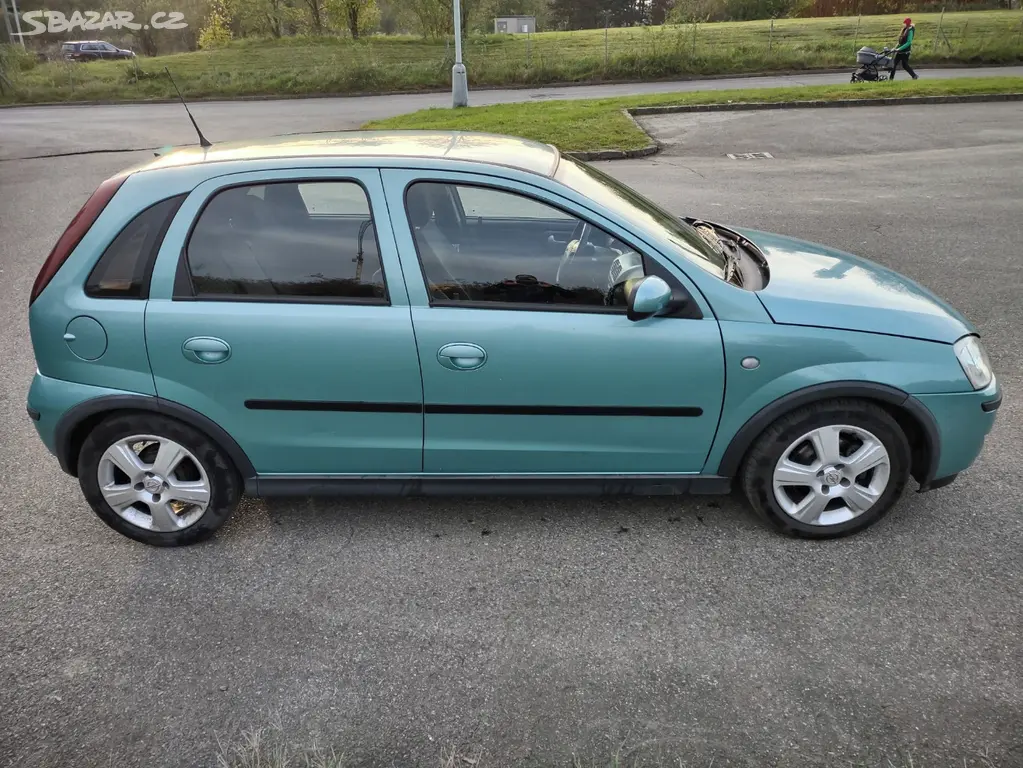 Opel Corsa 1,4i Twinport 66kW, r.v.2004, 166000 km - fotka 4