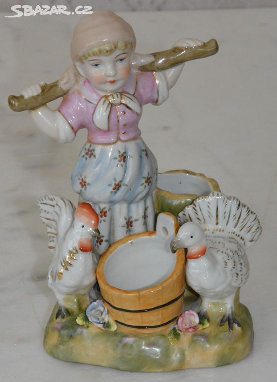 Porcelánová figurka - Dívka
