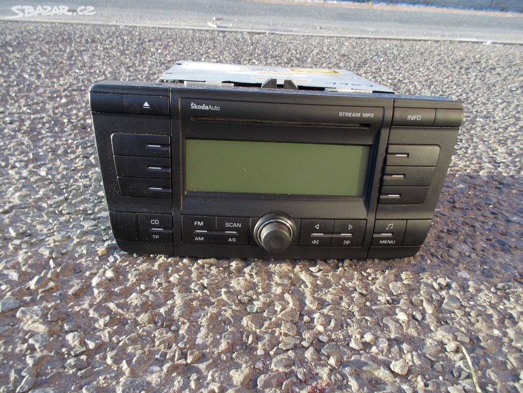 / Autorádio Stream MP3 Škoda Octavia II